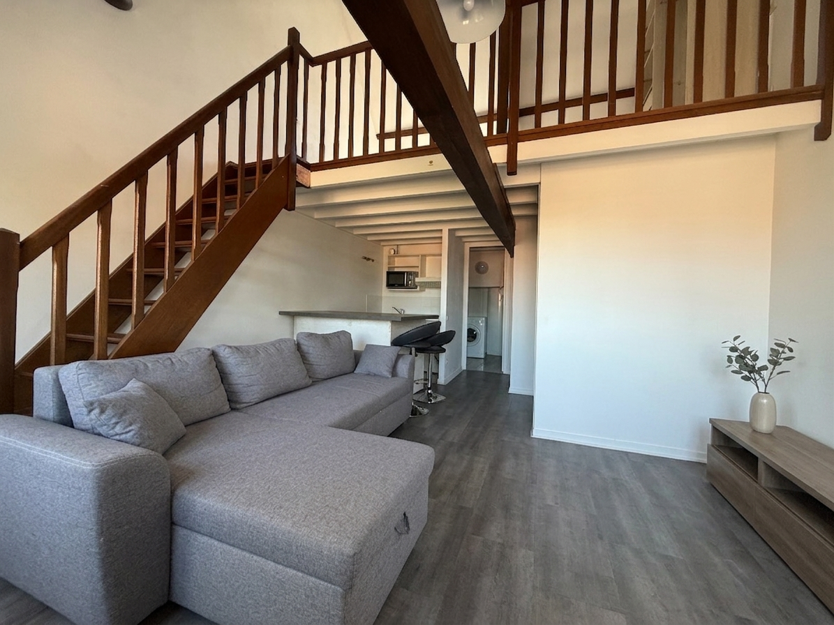 Auyo duplex meuble coup de coeur Photo 1 - Le Lion Immobilier Auyo duplex meuble coup de coeur Photo 1 - Le Lion Immobilier