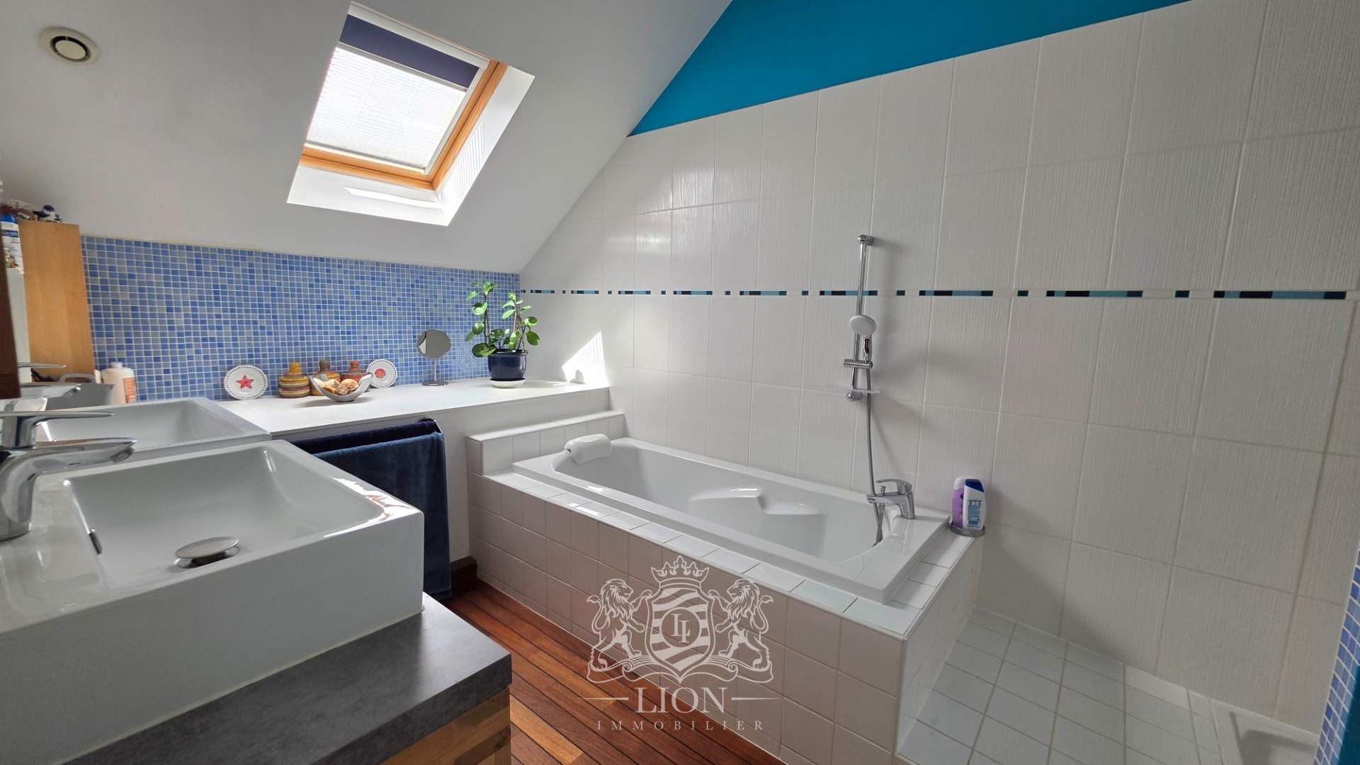 Grande maison type loft avec garage proche bois Photo 8 - Le Lion Immobilier Grande maison type loft avec garage proche bois Photo 8 - Le Lion Immobilier