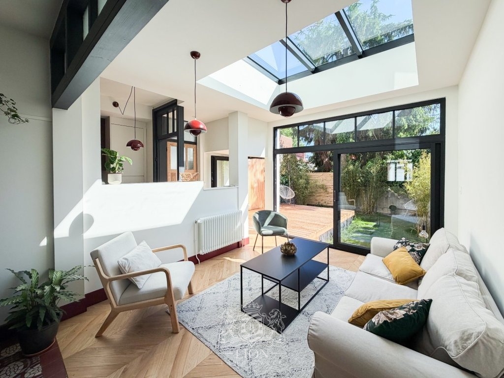 Buisson  coup de coeur 170m 5 ch jardin sud  garage Photo 1 - Le Lion Immobilier