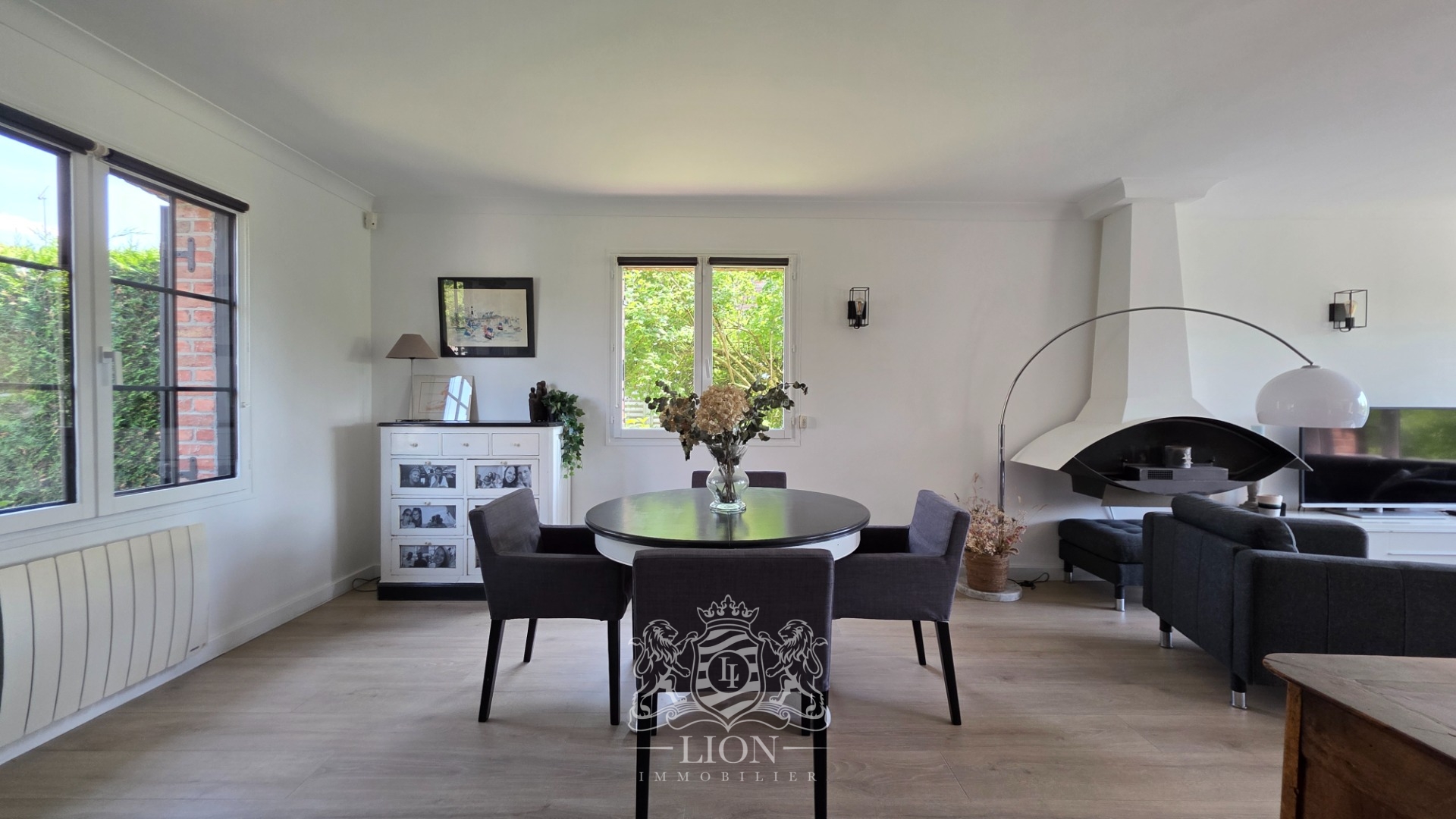 Maison individuelle 5 chambres double garage Photo 4 - Le Lion Immobilier Maison individuelle 5 chambres double garage Photo 4 - Le Lion Immobilier