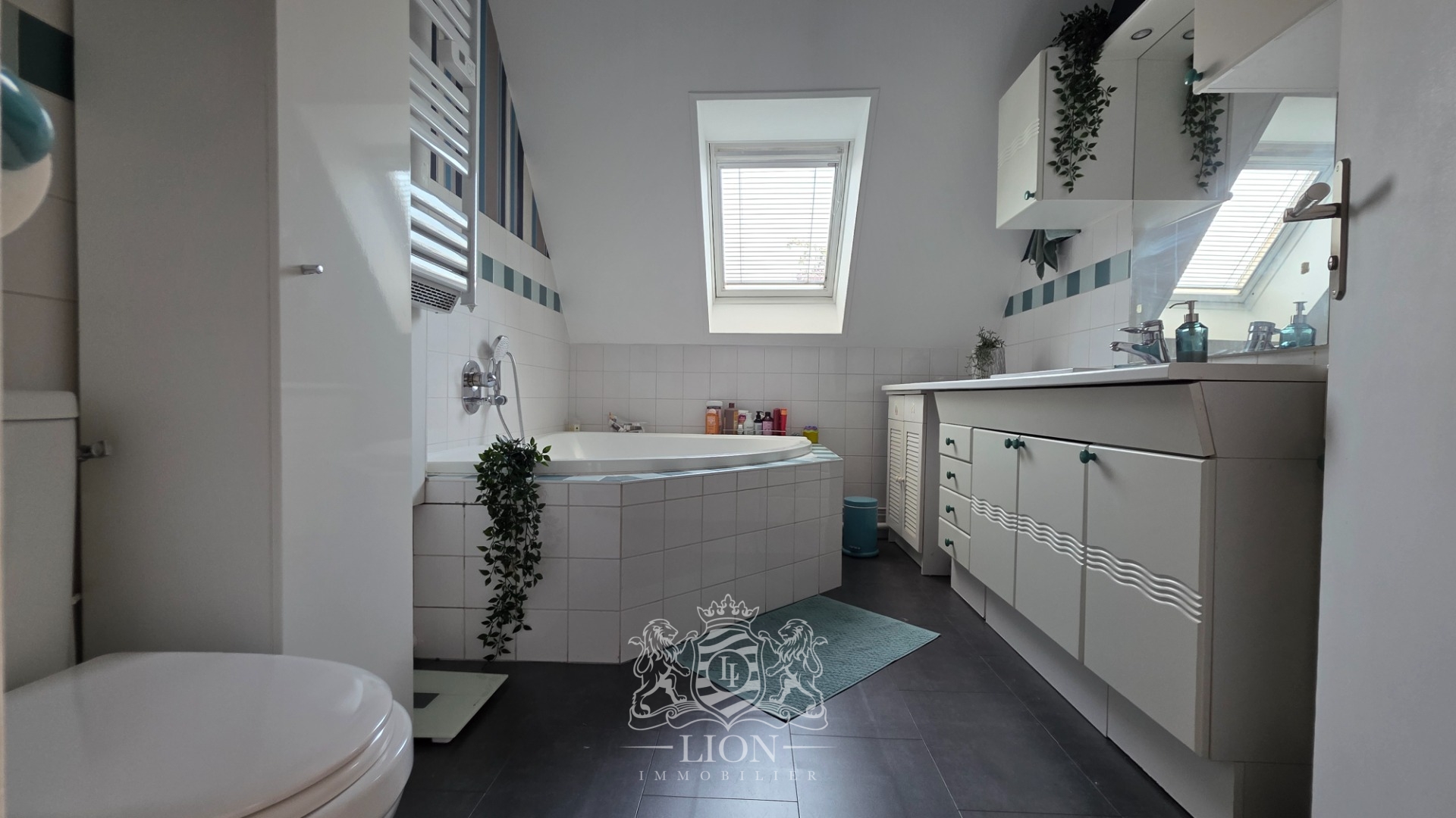 Maison individuelle 5 chambres double garage Photo 7 - Le Lion Immobilier Maison individuelle 5 chambres double garage Photo 7 - Le Lion Immobilier