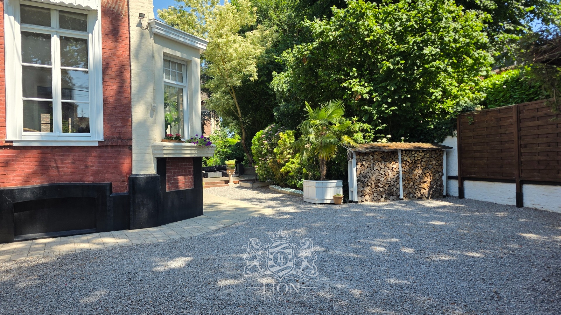 Off market hippodrome grande maison individuelle 6 chambres Photo 2 - Le Lion Immobilier Off market hippodrome grande maison individuelle 6 chambres Photo 2 - Le Lion Immobilier