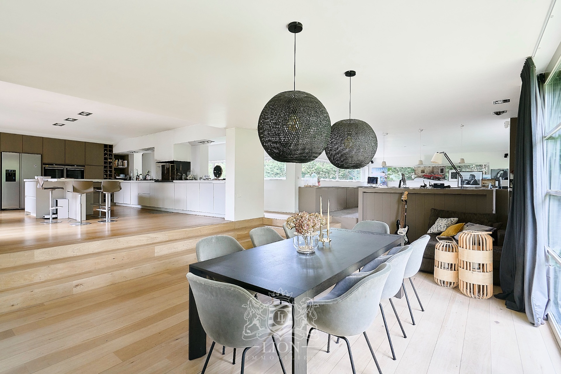 Maison maillard aux volumes contemporains Photo 2 - Le Lion Immobilier Maison maillard aux volumes contemporains Photo 2 - Le Lion Immobilier