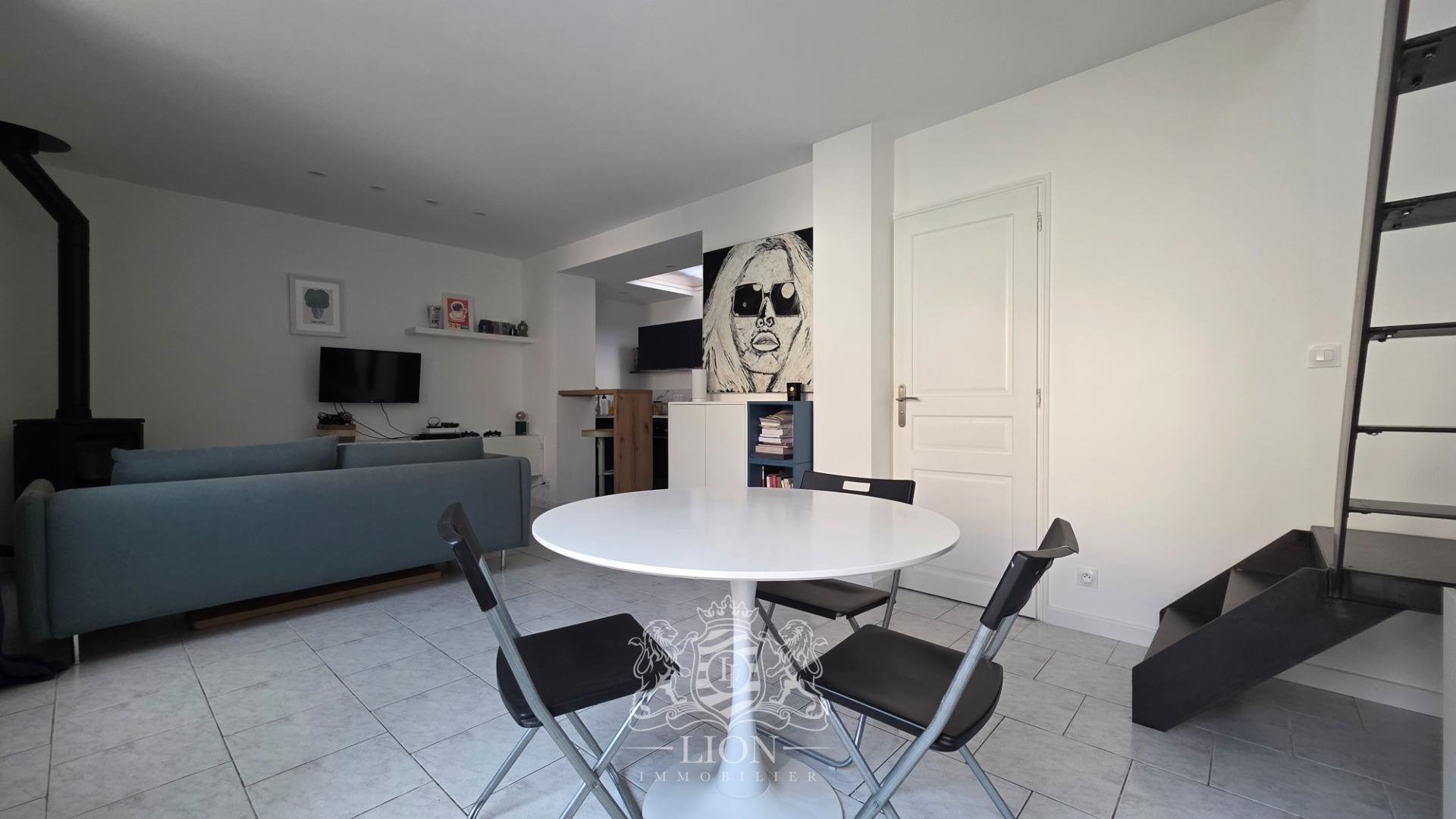 Maison en fond de cour 2 chambres et jardinet Photo 2 - Le Lion Immobilier Maison en fond de cour 2 chambres et jardinet Photo 2 - Le Lion Immobilier