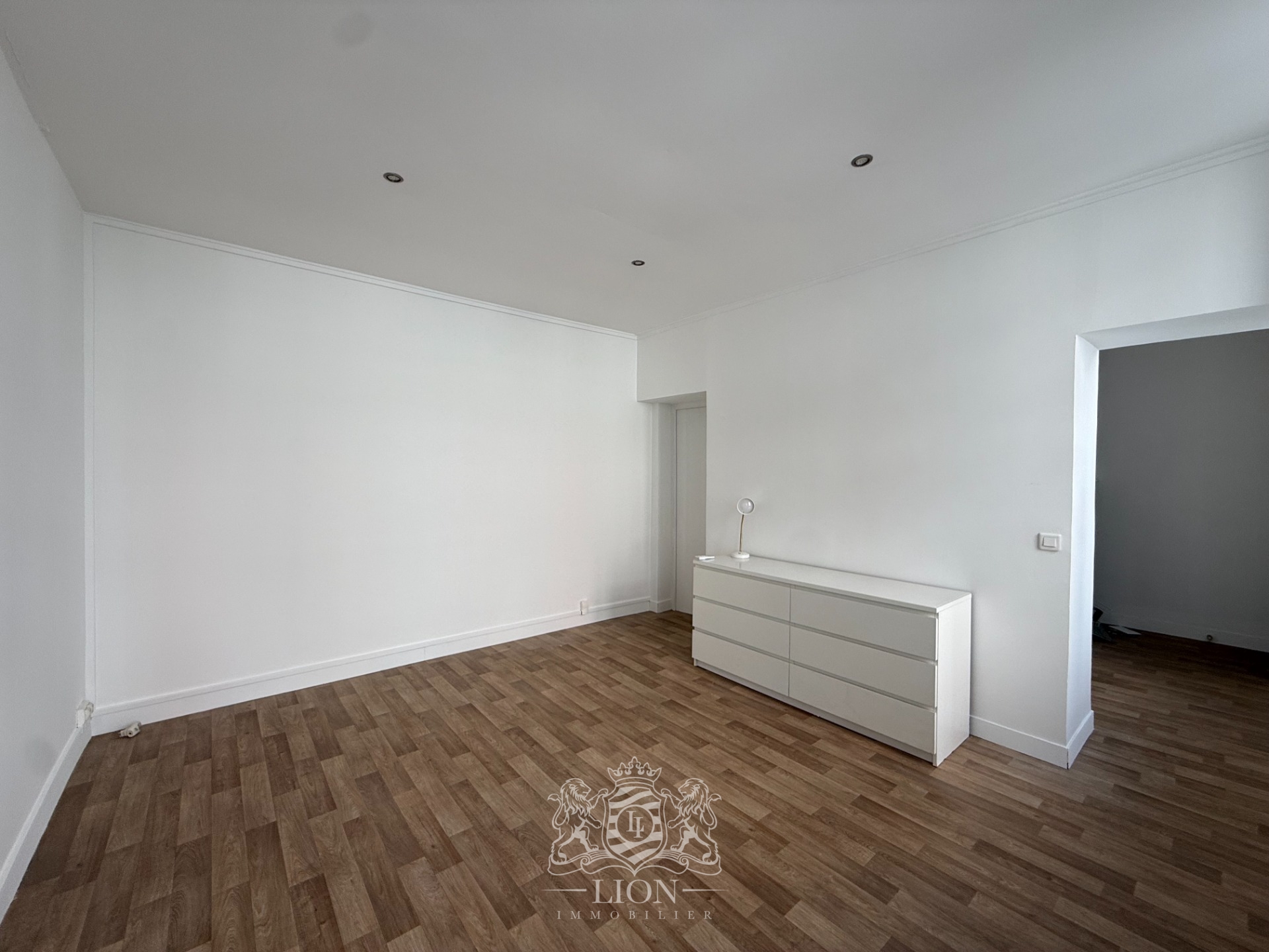 Avfs lille centre studio non meuble Photo 6 - Le Lion Immobilier Avfs lille centre studio non meuble Photo 6 - Le Lion Immobilier