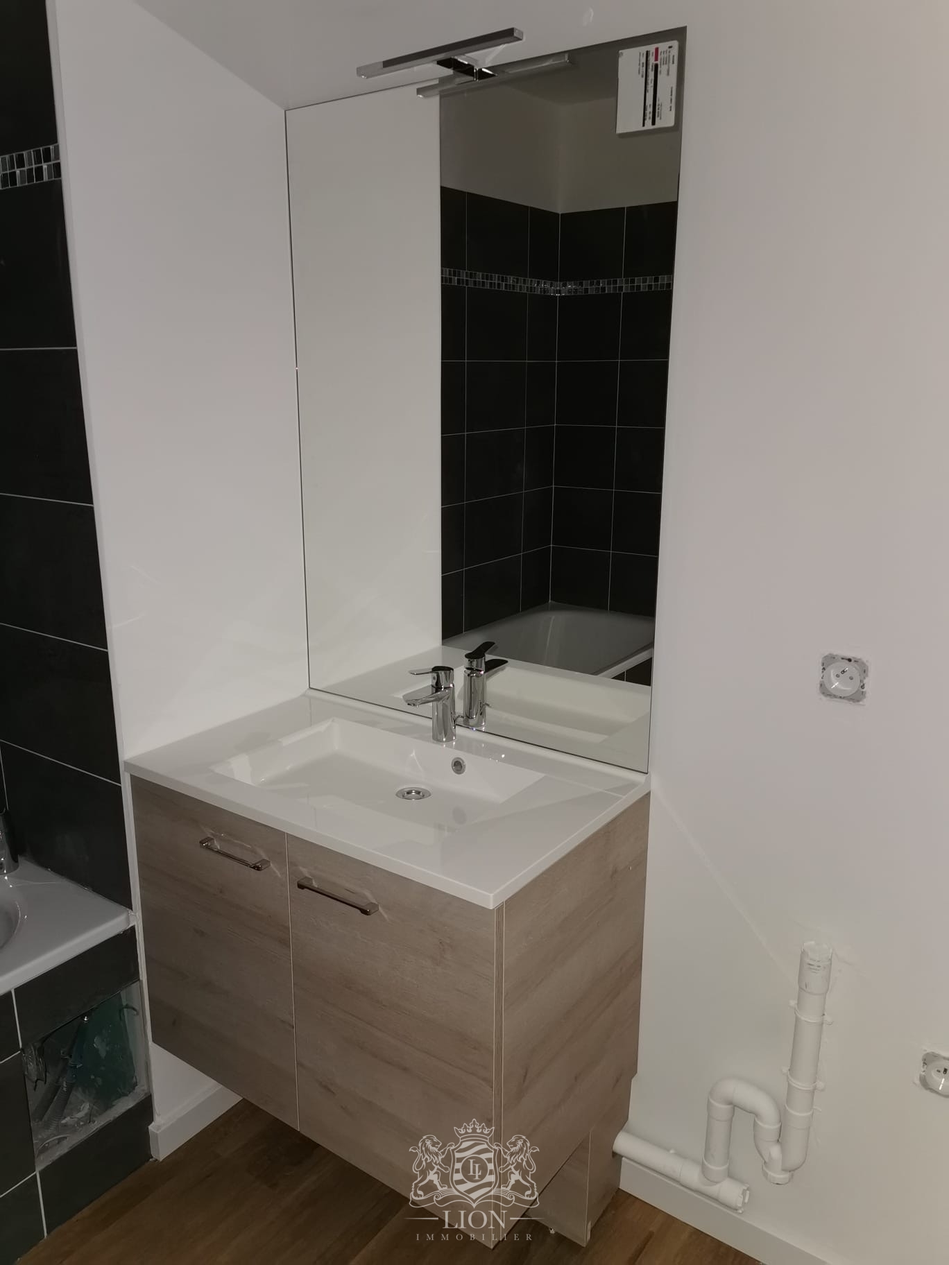 Avfv lille t2 non meuble parking et balcon Photo 6 - Le Lion Immobilier Avfv lille t2 non meuble parking et balcon Photo 6 - Le Lion Immobilier