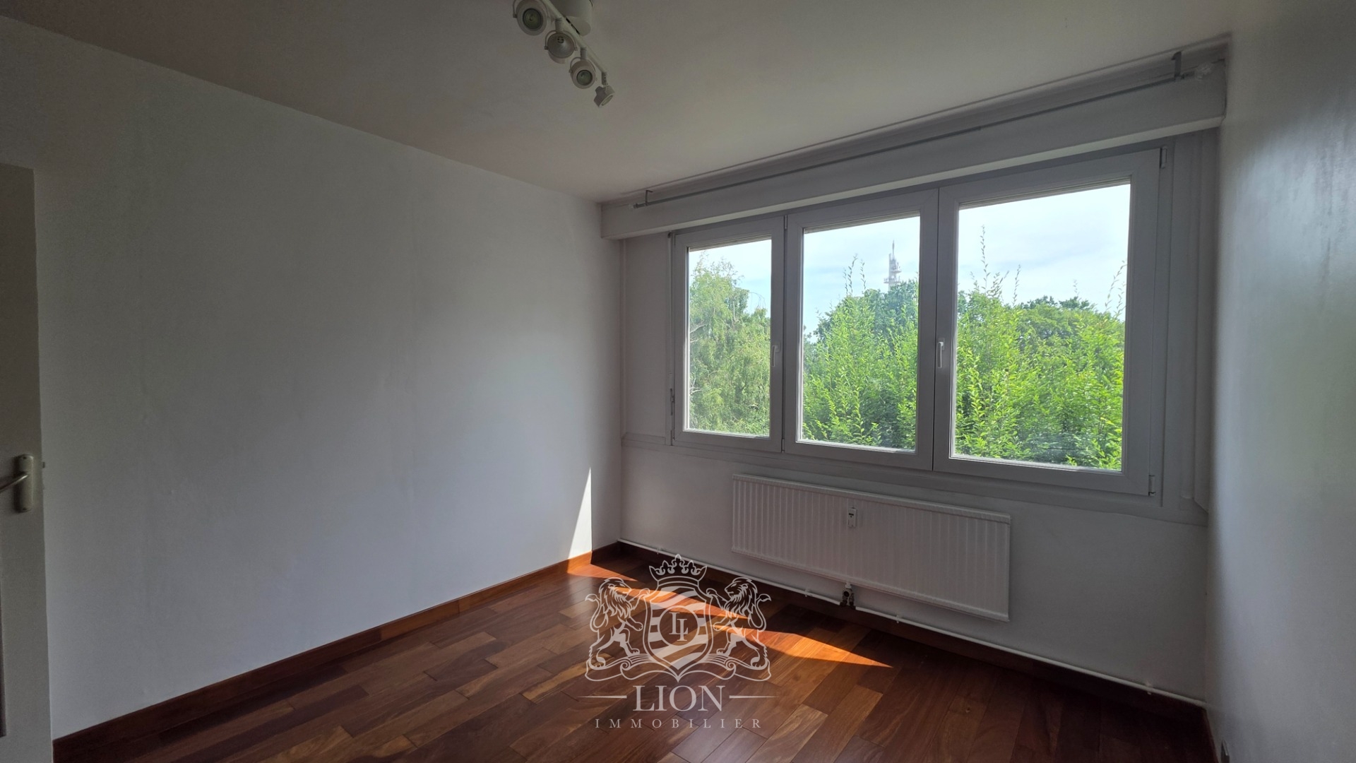 Appartement t4 garage et espaces verts Photo 8 - Le Lion Immobilier Appartement t4 garage et espaces verts Photo 8 - Le Lion Immobilier