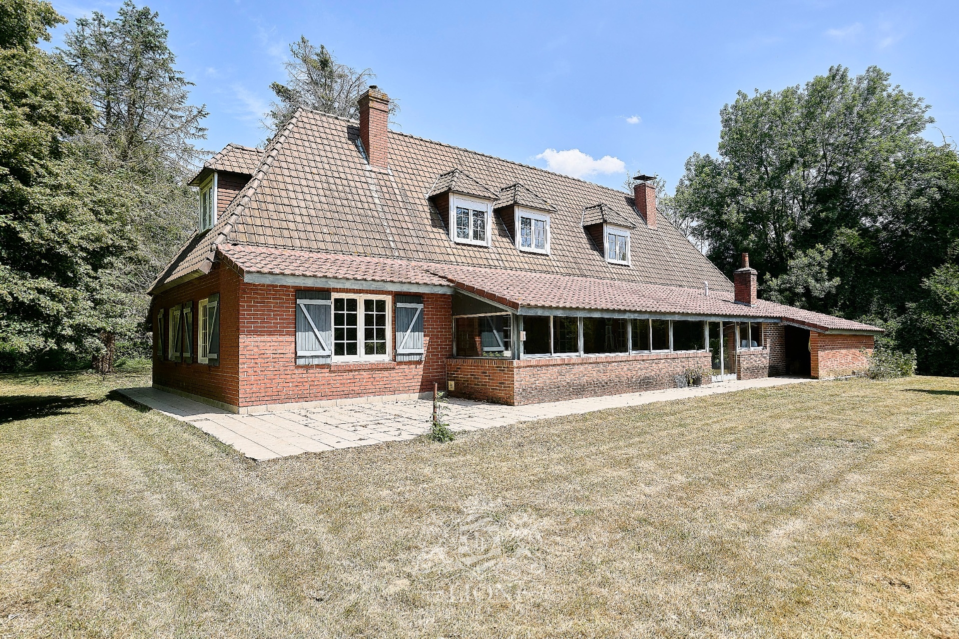 Belle individuelle sur une parcelle de pres de 5200 m2 Photo 4 - Le Lion Immobilier Belle individuelle sur une parcelle de pres de 5200 m2 Photo 4 - Le Lion Immobilier
