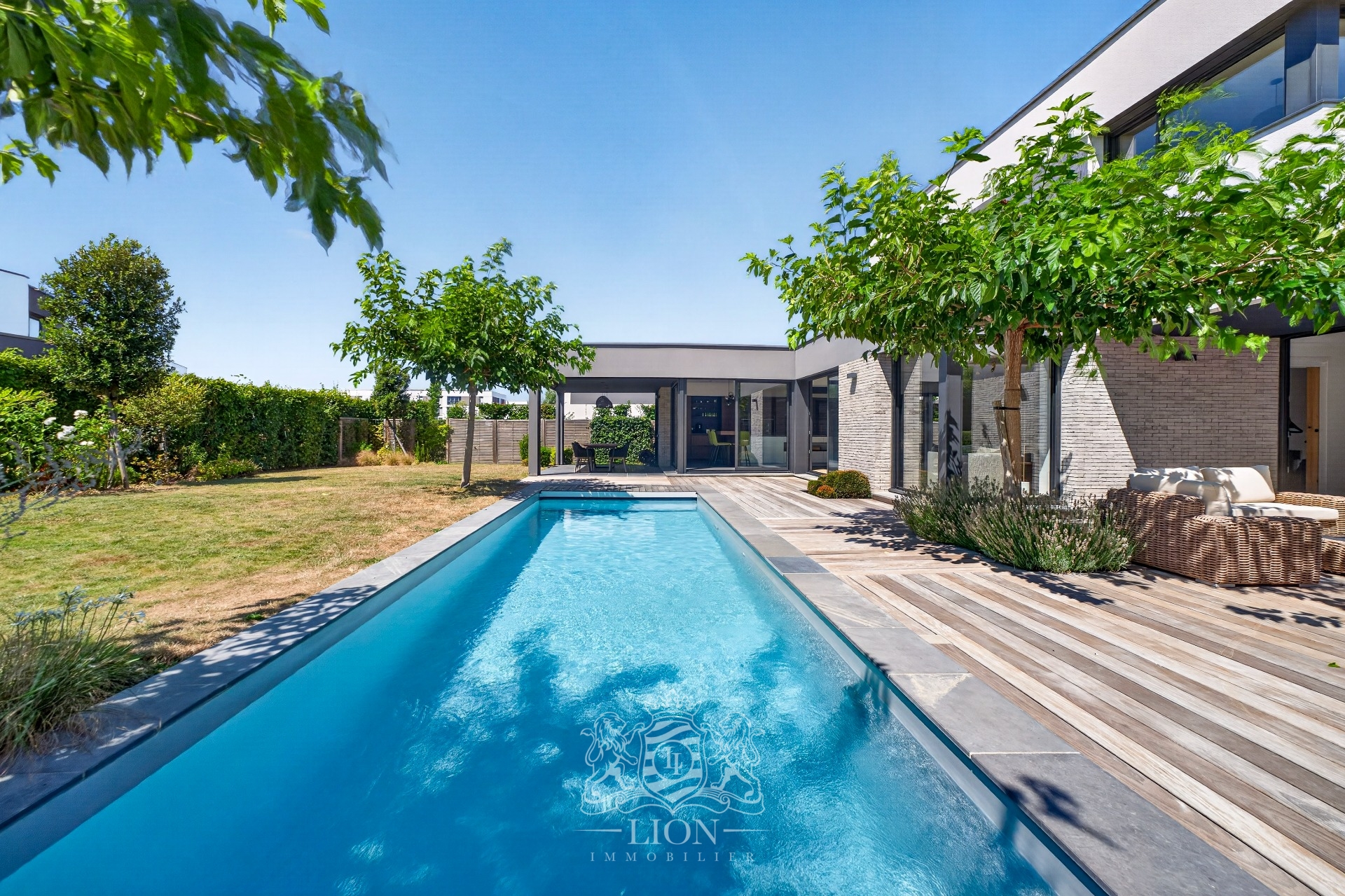 Cubique avec piscine dans un clos prive Photo 2 - Le Lion Immobilier Cubique avec piscine dans un clos prive Photo 2 - Le Lion Immobilier