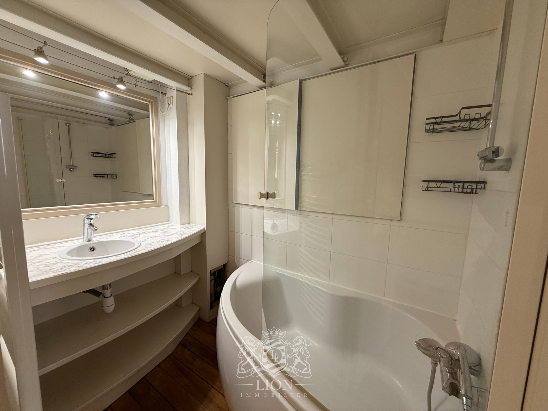 Avof lille rue jean sans peur t2 bis renove de 84 m Photo 4 - Le Lion Immobilier