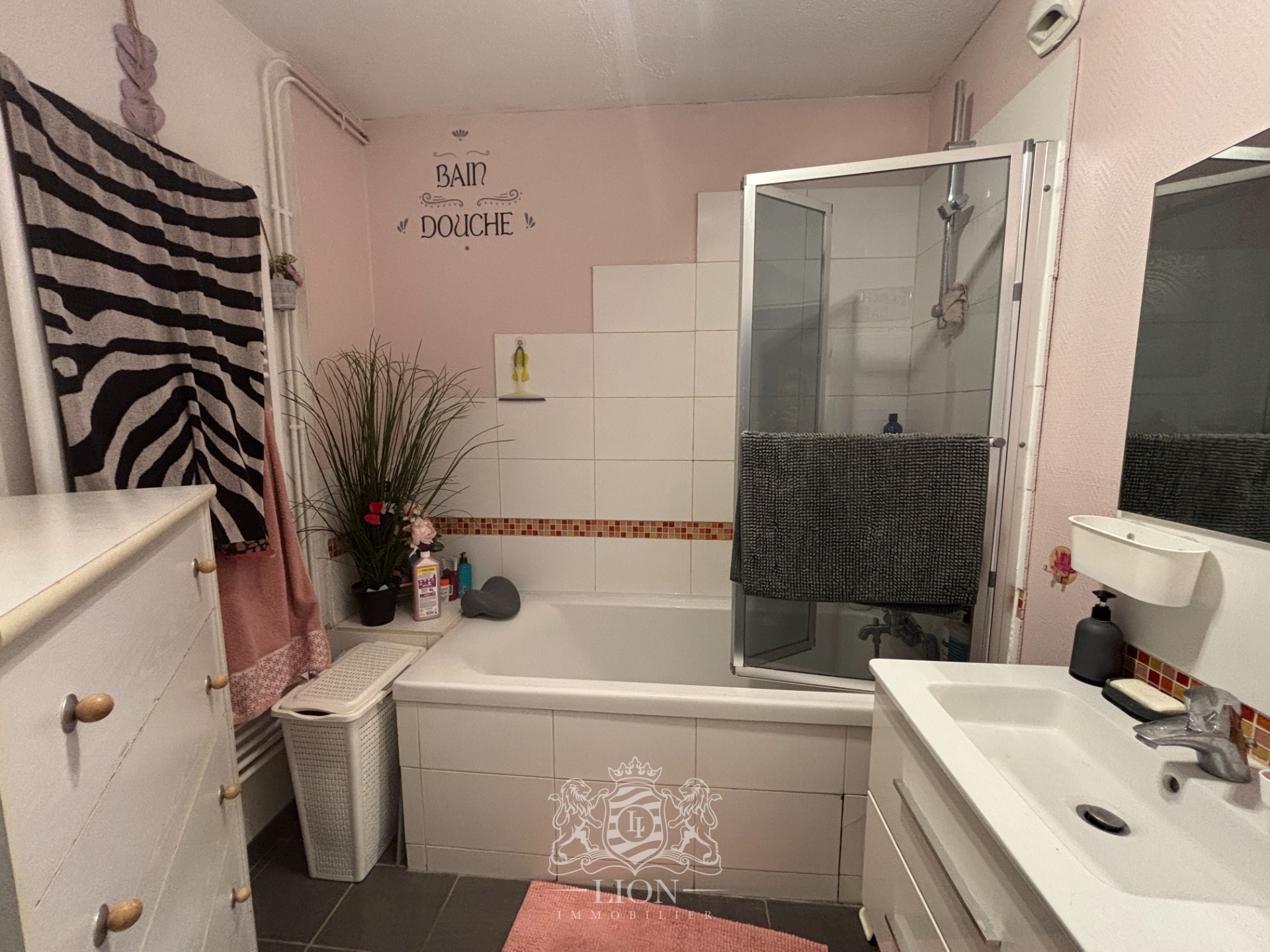 Appartement t4 avec balcon proche des parcs Photo 7 - Le Lion Immobilier Appartement t4 avec balcon proche des parcs Photo 7 - Le Lion Immobilier