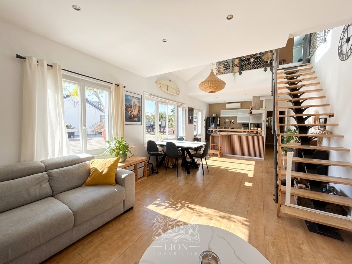 Rare duplex lambersart terrasse de 74m2 Photo 1 - Le Lion Immobilier Rare duplex lambersart terrasse de 74m2 Photo 1 - Le Lion Immobilier