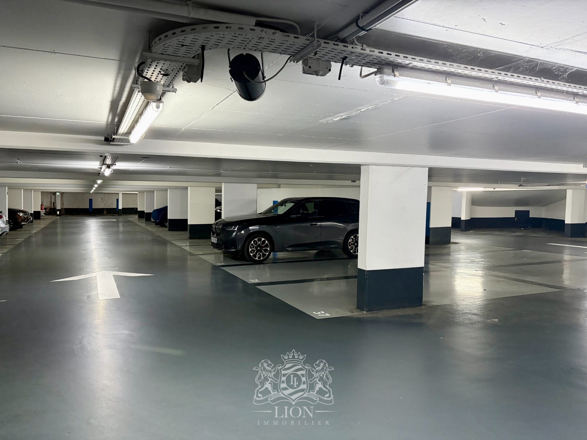 Place de parking indigo place louise de bettignies Photo 2 - Le Lion Immobilier Place de parking indigo place louise de bettignies Photo 2 - Le Lion Immobilier