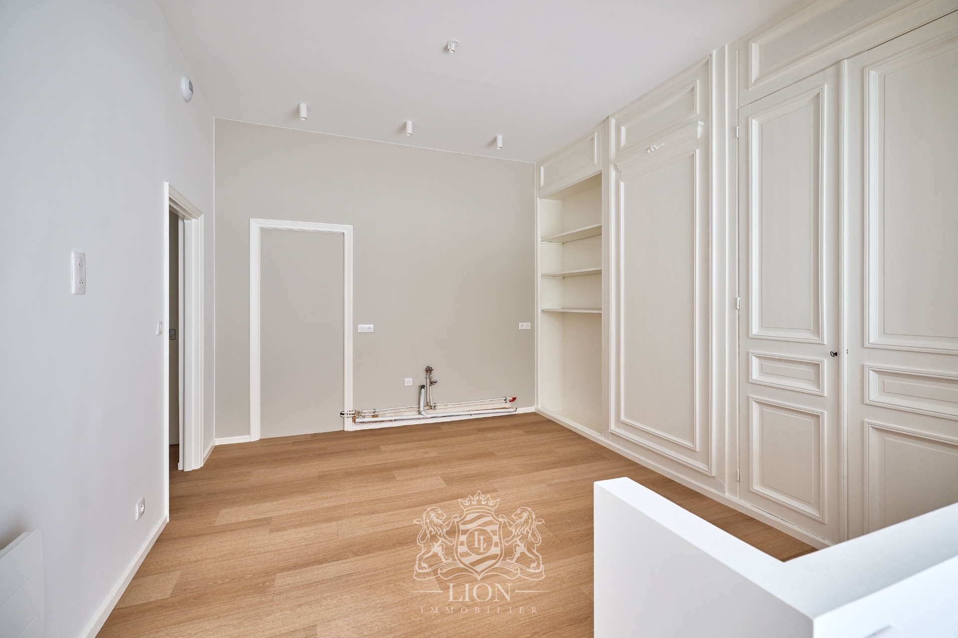 Appartement renove avec terrasse possibilite garage Photo 5 - Le Lion Immobilier Appartement renove avec terrasse possibilite garage Photo 5 - Le Lion Immobilier