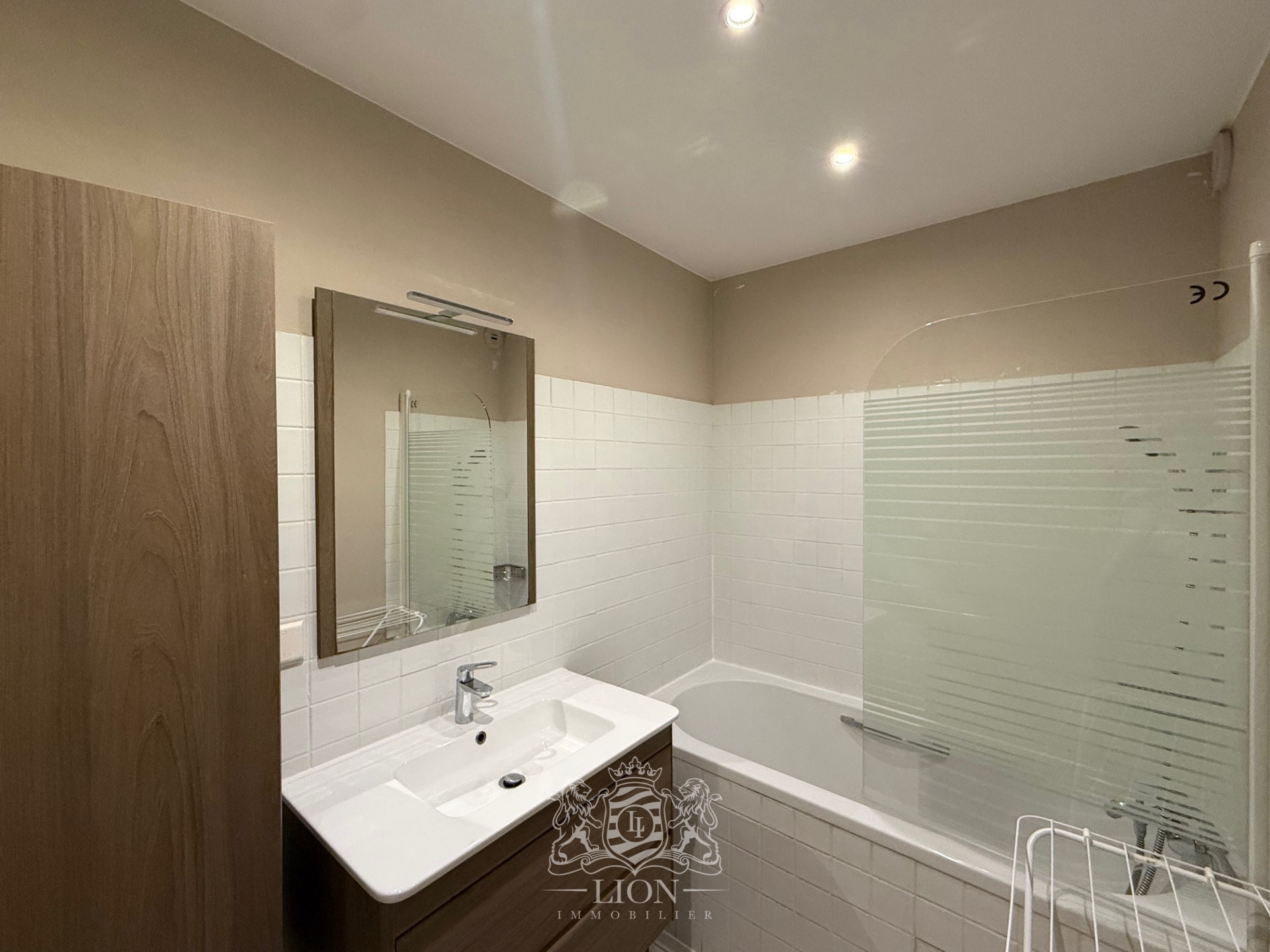 Ipx vieux lille type 4 meuble Photo 10 - Le Lion Immobilier